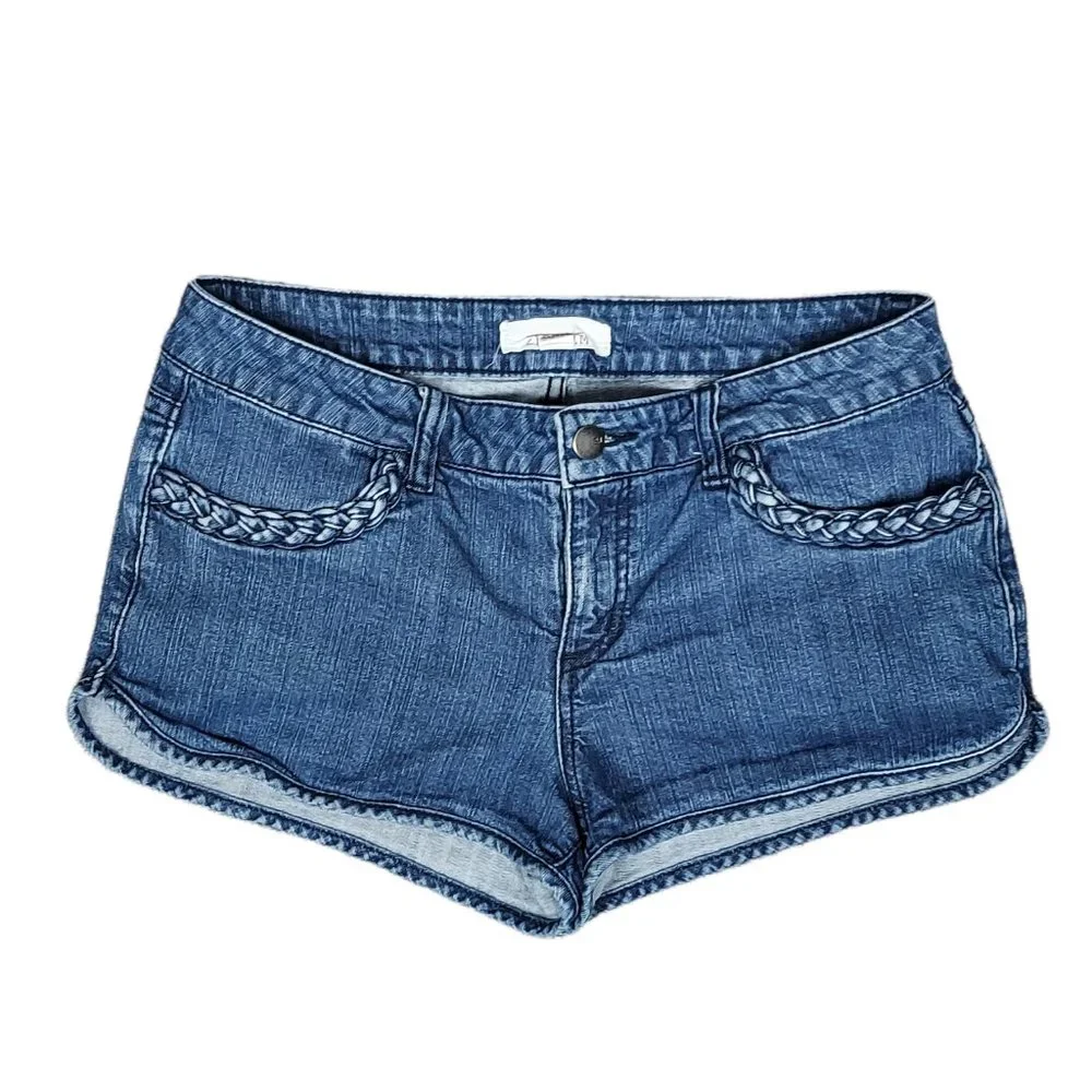 2.1 DENIM SHORT SHORTS WITH BRAIDED DETAIL POCKETS (29) - Picture 3 of 10